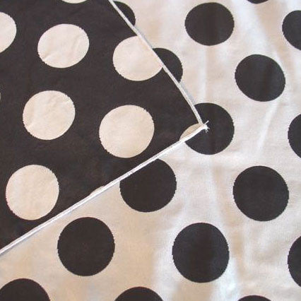 Black & White Dot